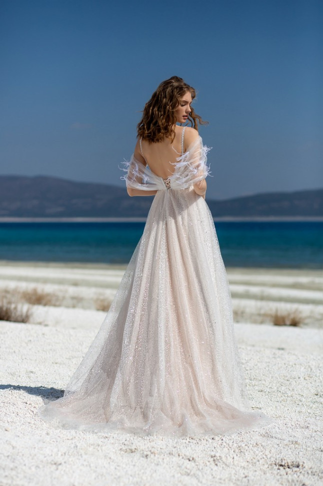 Свадебное платье с разрезом